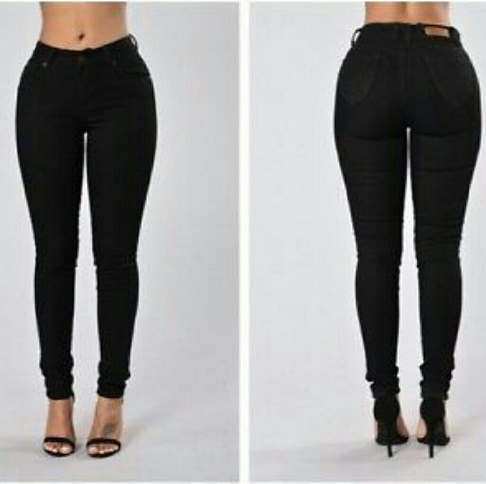 💕😍MAKE AN OFFER! NWT SEXY BLACK FITTED JEANS😍💕 - Picture 2 of 3